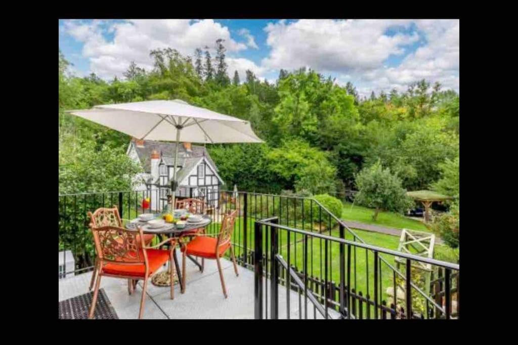 Вілла Tank Barn At Brook House, Nestled In The Welsh Hills, A Delightful Retreat Велшпул Екстер'єр фото