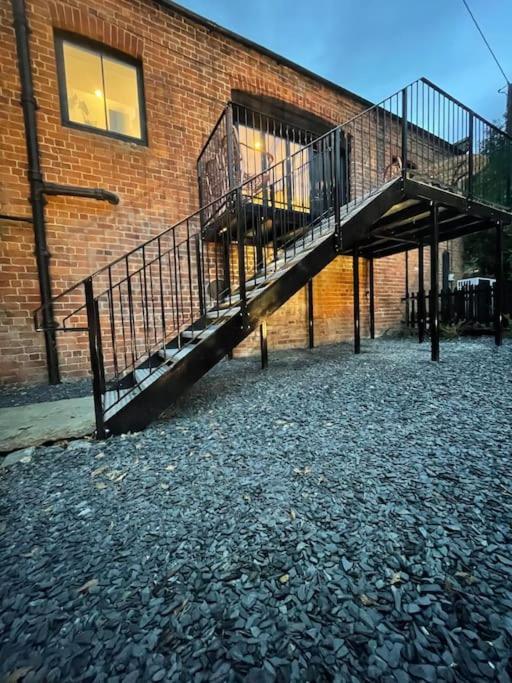 Вілла Tank Barn At Brook House, Nestled In The Welsh Hills, A Delightful Retreat Велшпул Екстер'єр фото